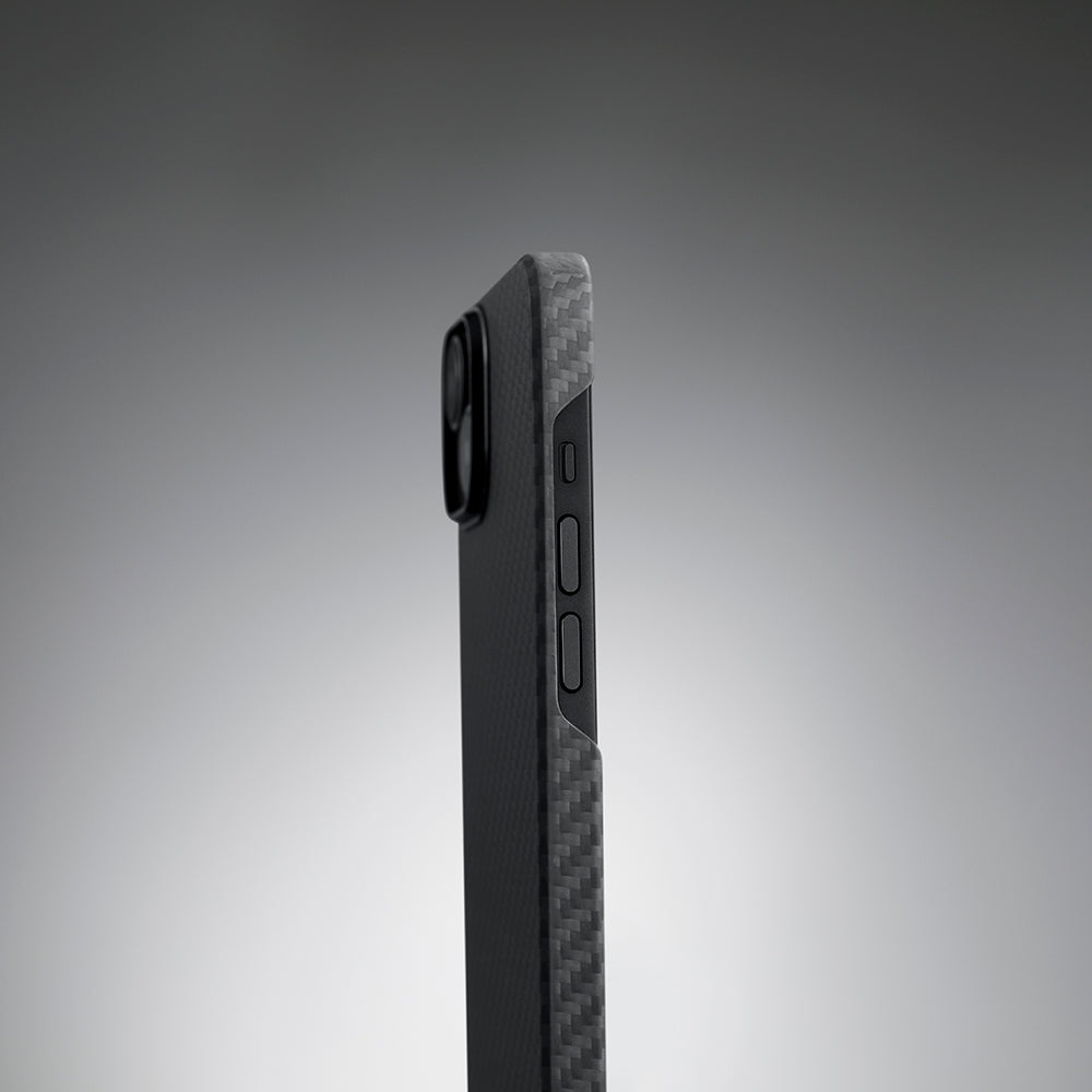 PİTAKA iPhone 15 Plus Magsafe Şarj Özellikli 1500D Aramid Fiber Ultra-Slim Classic Serisi Black-Grey Twill Kılıf