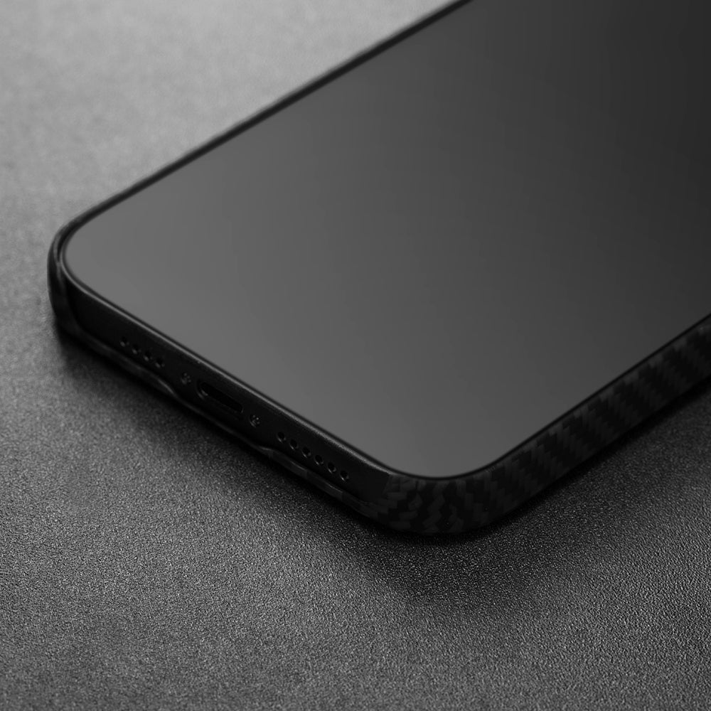 PİTAKA iPhone 15 Plus Magsafe Şarj Özellikli 1500D Aramid Fiber Ultra-Slim Classic Serisi Black-Grey Twill Kılıf