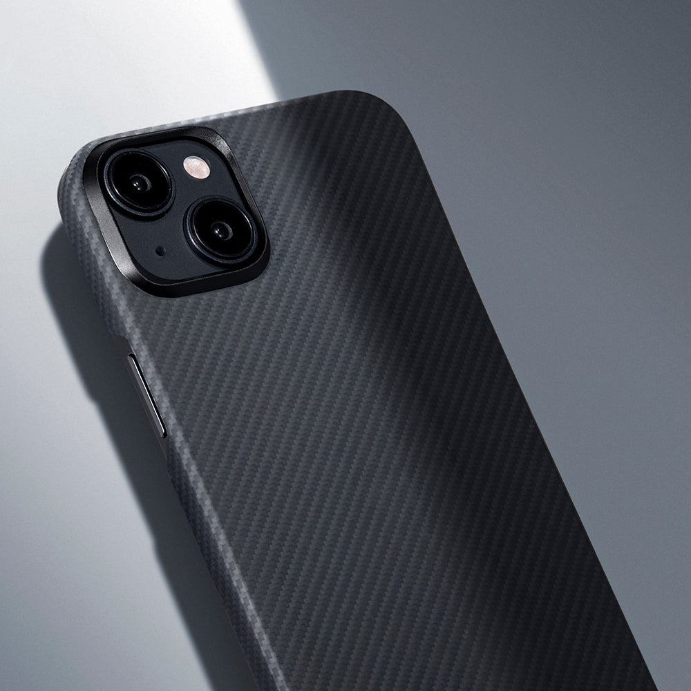 PİTAKA iPhone 15 Plus Magsafe Şarj Özellikli 600D Aramid Fiber Ultra-Slim Classic Serisi Black-Grey Twill Kılıf