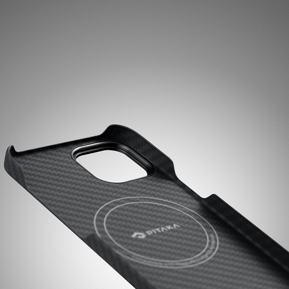 PİTAKA iPhone 15 Plus Magsafe Şarj Özellikli 1500D Aramid Fiber Ultra-Slim Classic Serisi Black-Grey Twill Kılıf