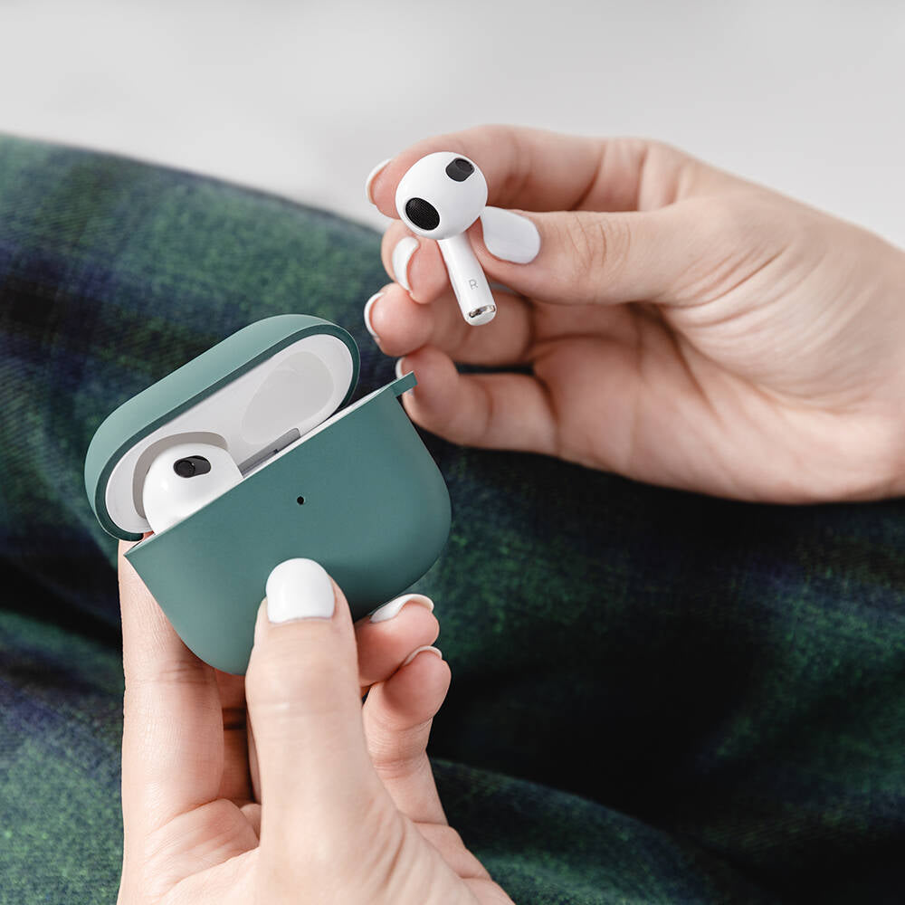 Airpods 3. Nesil Kılıf Yumuşak Dokunuşlu Likit Silikon Tasarımlı Lisanslı Switcheasy Skin Kılıf Siyah