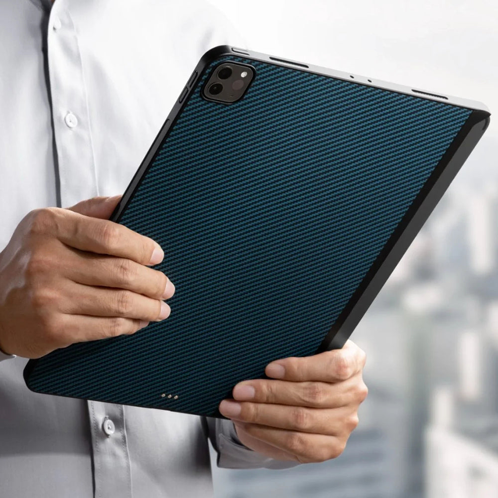 iPad Pro 11 2021 (3.Nesil) Kılıf Aramid Fiber Pitaka Ultra-Slim Classic Serisi Tablet Kılıf Siyah