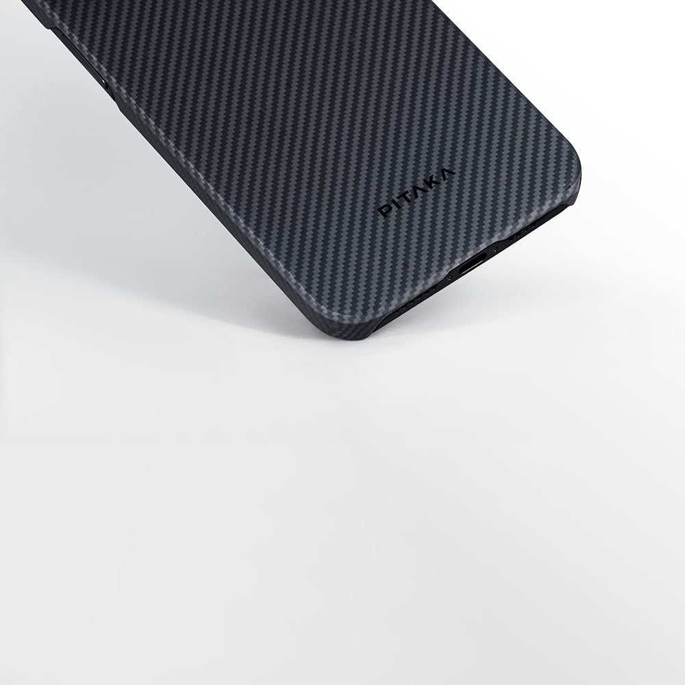 iPhone 15 Plus Kılıf Magsafe Şarj Özellikli 600D Aramid Fiber Pitaka Ultra-Slim Classic Serisi Black-Grey Twill Kılıf Siyah-Gri