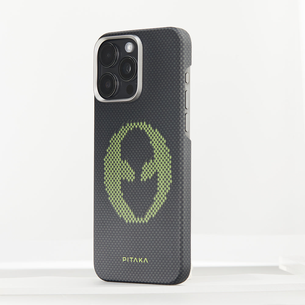 iPhone 15 Pro Kılıf Magsafe Şarj Özellikli Lumintex Teknolojili Fosforlu Aramid Fiber Pitaka Tactile Woven Aries Serisi Kılıf Siyah-Yeşil