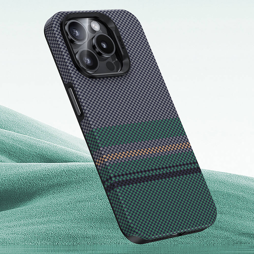 iPhone 15 Pro Max Kılıf Magsafe Şarj Özellikli Karbon Fiber Tasarımlı Benks Aurora ArmorPro Kevlar Kılıf Siyah