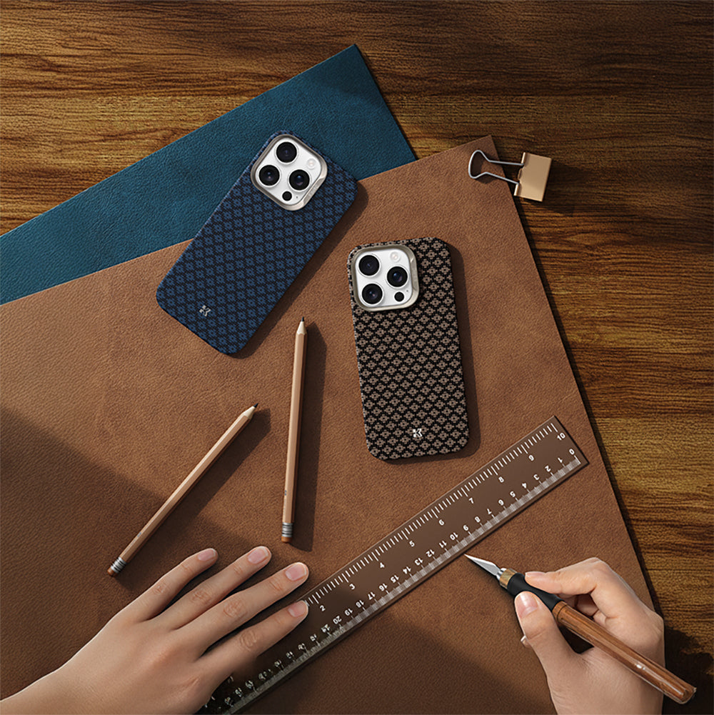 Apple iPhone 16 Pro Kılıf M-Safe Şarj Özellikli Benks ArmorAir ArmorGrid Serisi Kevlar Kapak Mavi