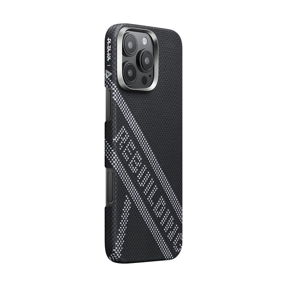 iPhone 16 Pro Kılıf MagSafe Şarj Özellikli Aramid Fiber Re-TROS Tasarımlı Pitaka Tactile Woven Rebuilding Serisi Kılıf Siyah