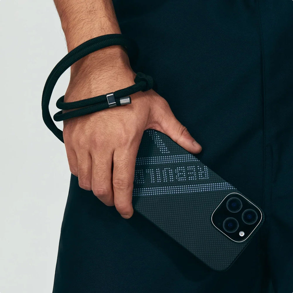iPhone 16 Pro Kılıf MagSafe Şarj Özellikli Aramid Fiber Re-TROS Tasarımlı Pitaka Tactile Woven Rebuilding Serisi Kılıf Siyah