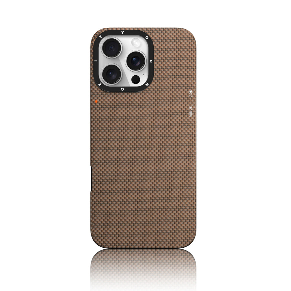 Apple iPhone 16 Pro Kılıf Magsafe Şarj Özellikli Aramid Fiber Youngkit 1500D Kevlar Extreme Wing Titanyum-Gold Serisi Kapak Titanyum-Gold