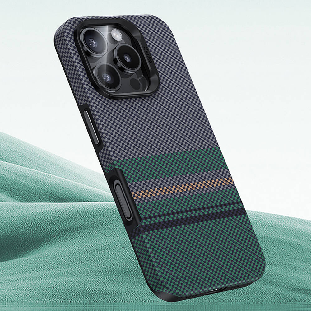 iPhone 16 Pro Kılıf Magsafe Şarj Özellikli Karbon Fiber Tasarımlı Benks Aurora ArmorPro Kevlar Kılıf Siyah