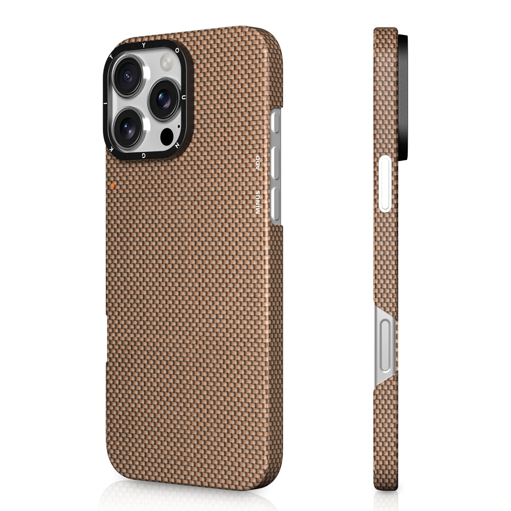 Apple iPhone 16 Pro Max Kılıf Magsafe Şarj Özellikli Aramid Fiber Youngkit 1500D Kevlar Extreme Wing Titanyum-Gold Serisi Kapak Titanyum-Gold
