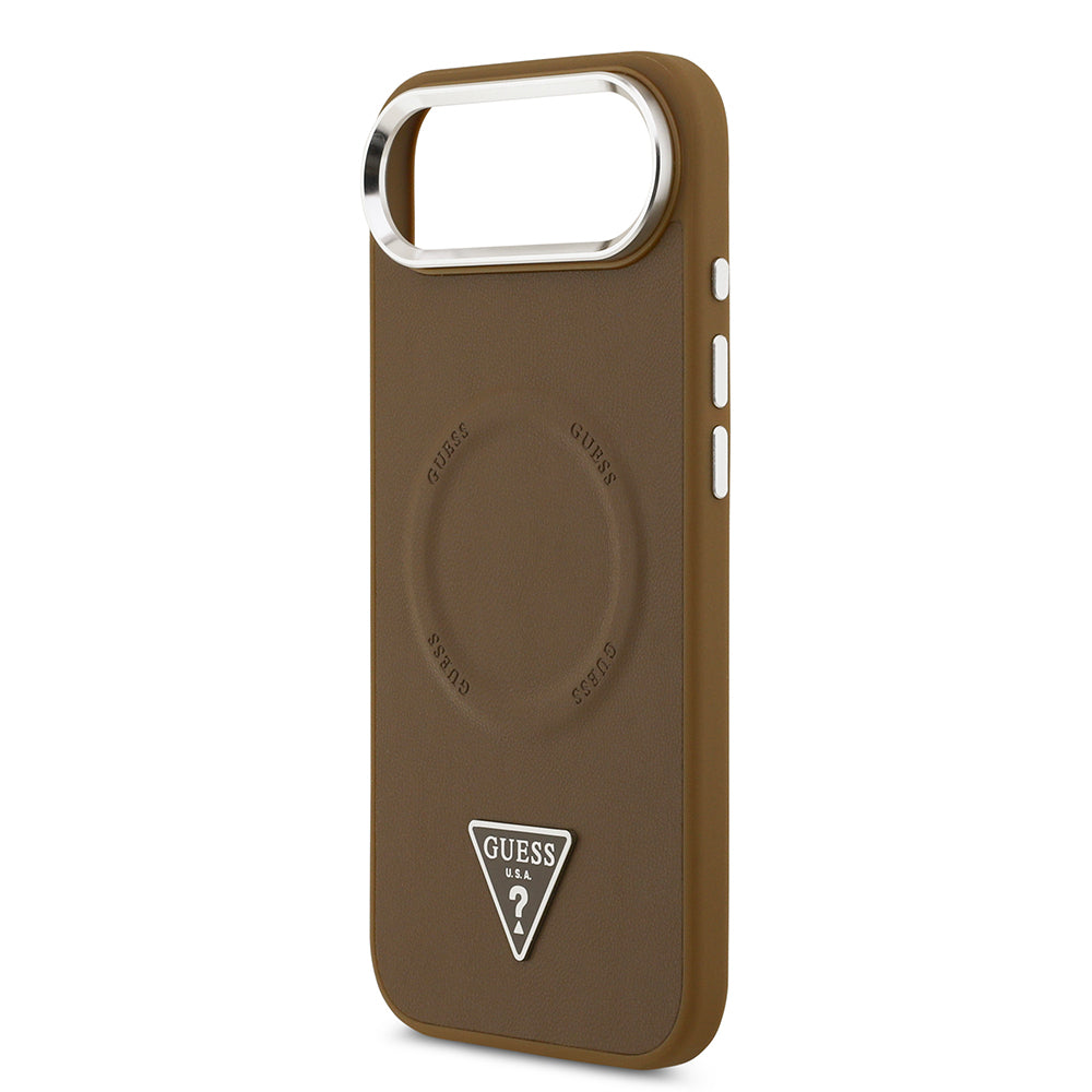 Apple iPhone 17 Air Kılıf Guess Orjinal Lisanslı M-safe Şarj Özellikli PU Deri Metal Kamera Çerçeveli Üçgen Logolu Kapak Kahverengi
