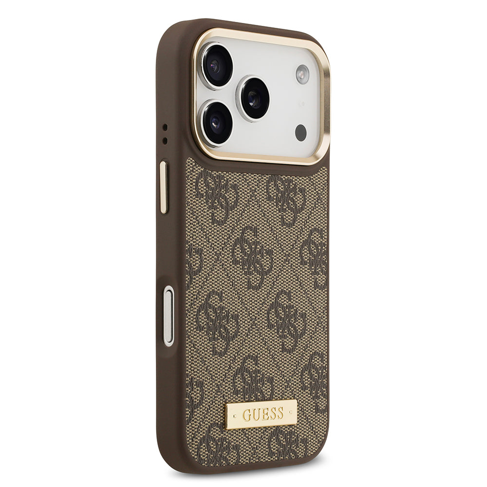 Apple iPhone 17 Pro Kılıf Guess Orjinal Lisanslı M-safe Şarj Özellikli 4G Desenli PU Metal Plaka Klasik Logolu Kapak Kahverengi