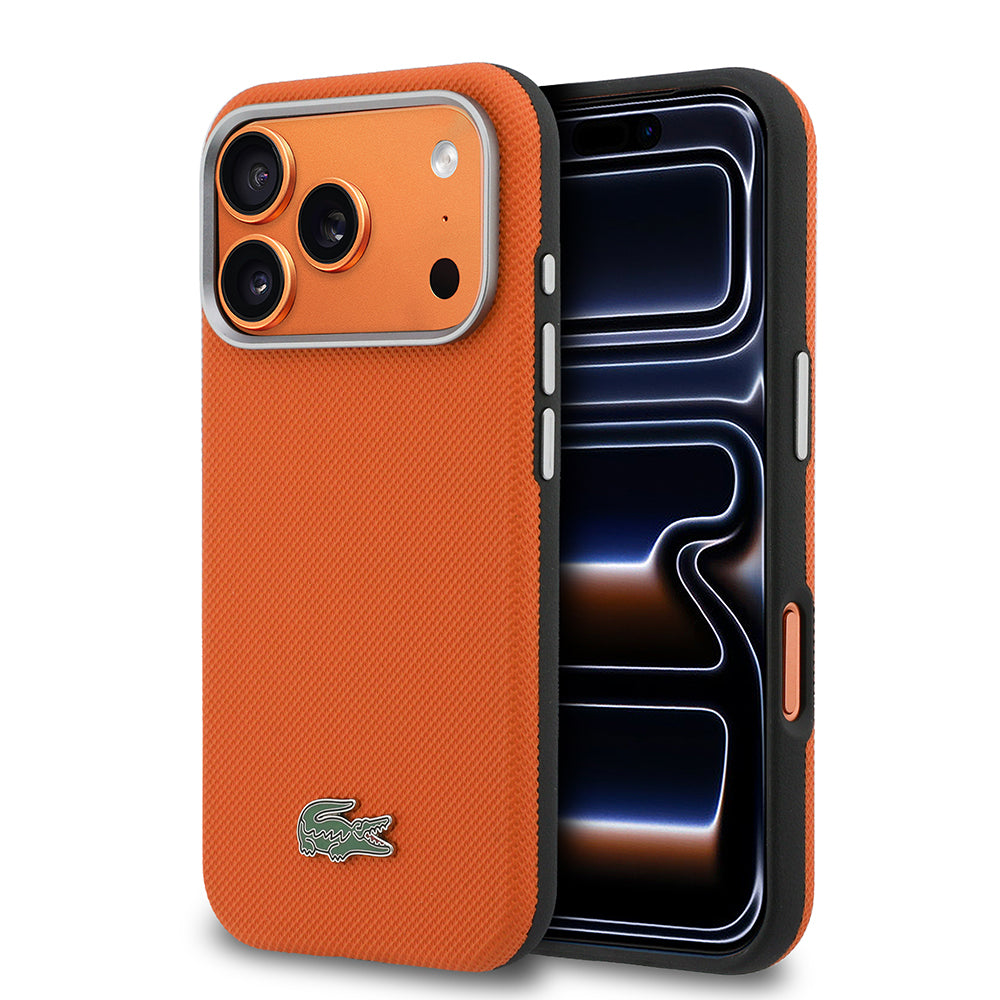 Apple iPhone 17 Pro Kılıf Lacoste Orjinal Lisanslı M-Safe Şarj Özellikli PVC Yarı Pike Desenli Arka Yüzey İkonik Timsah Dokuma Logolu Kapak Turuncu