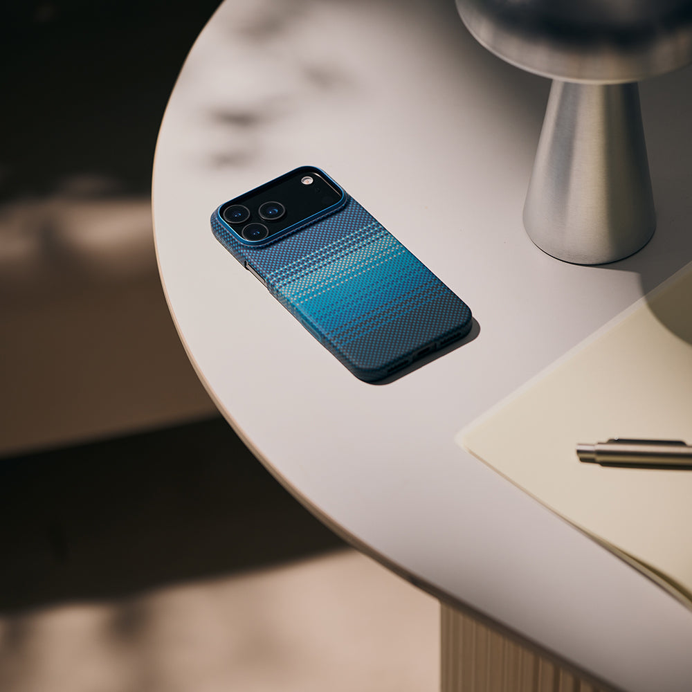 Apple iPhone 17 Pro Kılıf M-safe Şarj Özellikli Aramid Fiber Pitaka Tactile Woven Sunset-Moonrise Serisi Kapak Mavi