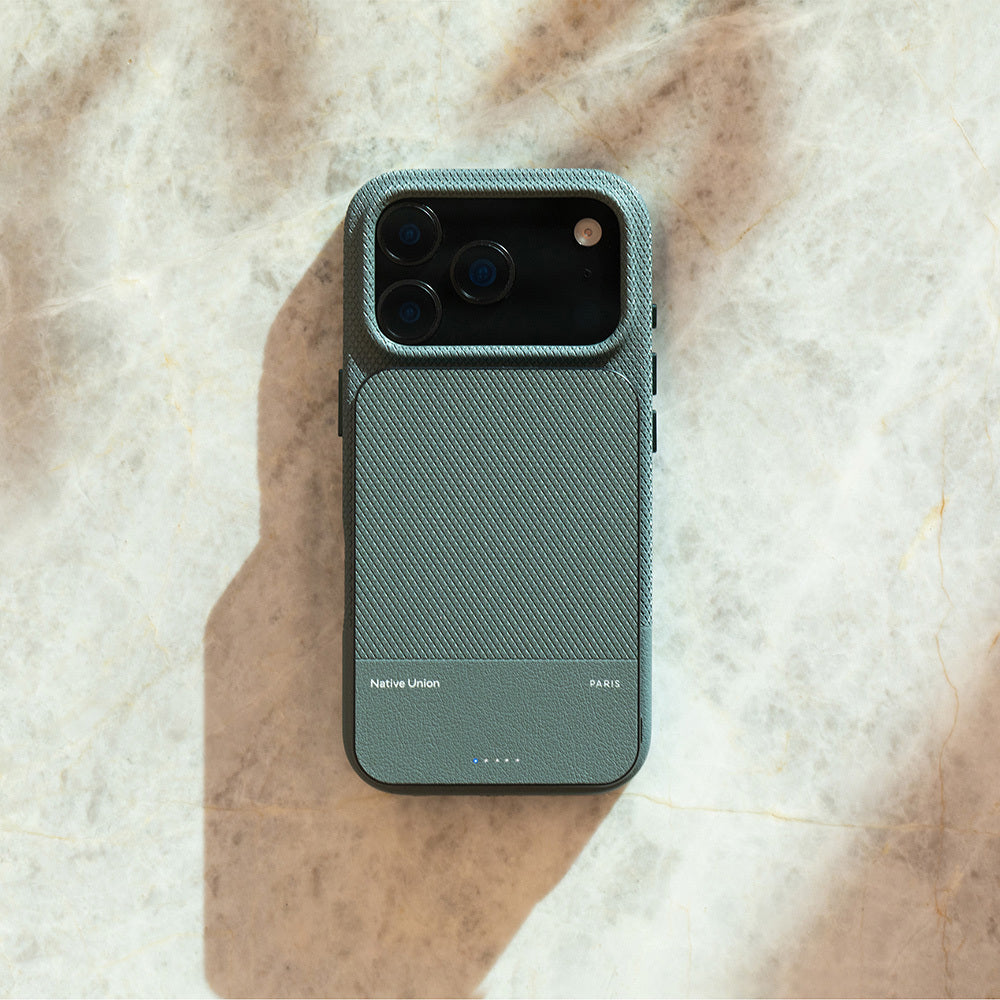 Apple iPhone 17 Pro Kılıf M-safe Şarj Özellikli Deri Dokulu Native Union RE Classic Serisi Kapak Koyu Yeşil