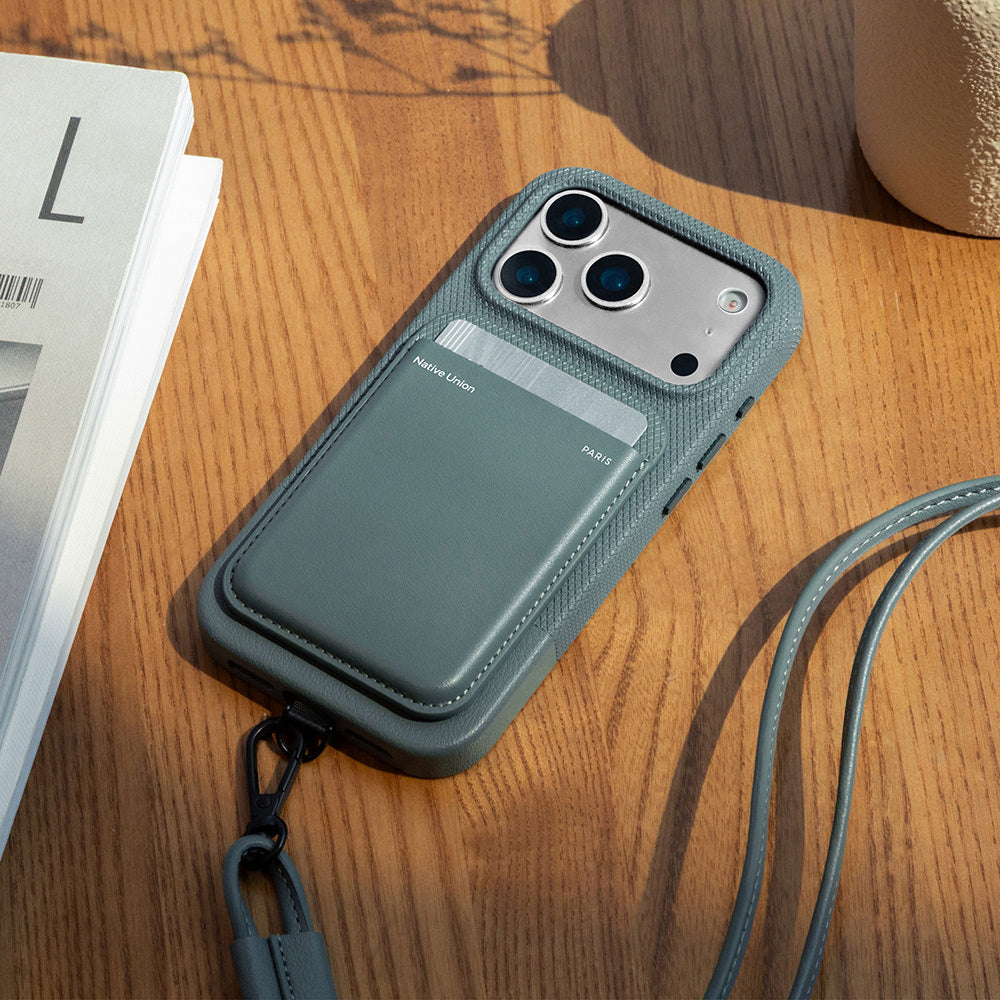 Apple iPhone 17 Pro Kılıf M-safe Şarj Özellikli Deri Dokulu Native Union RE Classic Serisi Kapak Koyu Yeşil