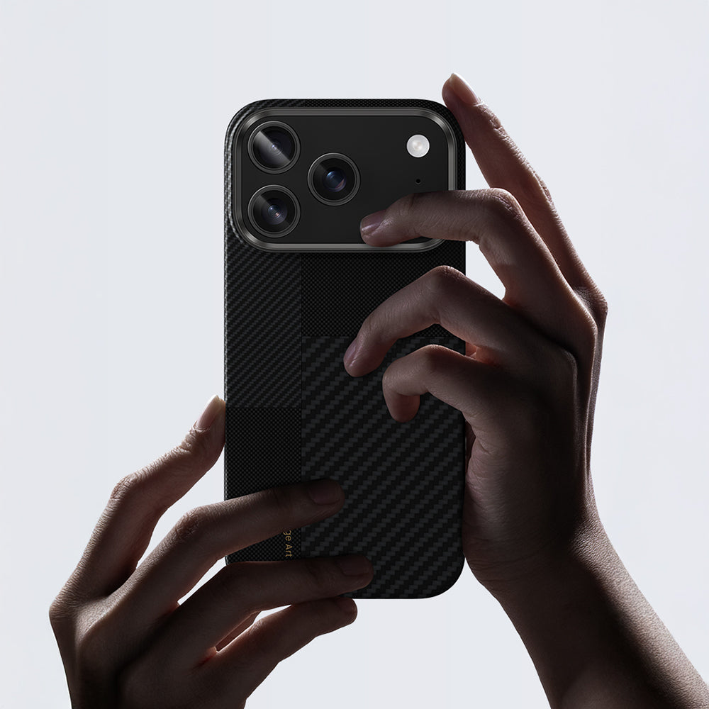 Apple iPhone 17 Pro Kılıf M-safe Şarj Özellikli Karbon Fiber Benks Montage ArmorAir Kevlar Kapak Siyah