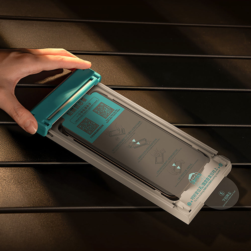 (17 Serisi)Apple iPhone Benks Glass Warrior 2.0 AR-EZFita Cam Ekran Koruyucu + Kolay Uygulama Aparatı Şeffaf