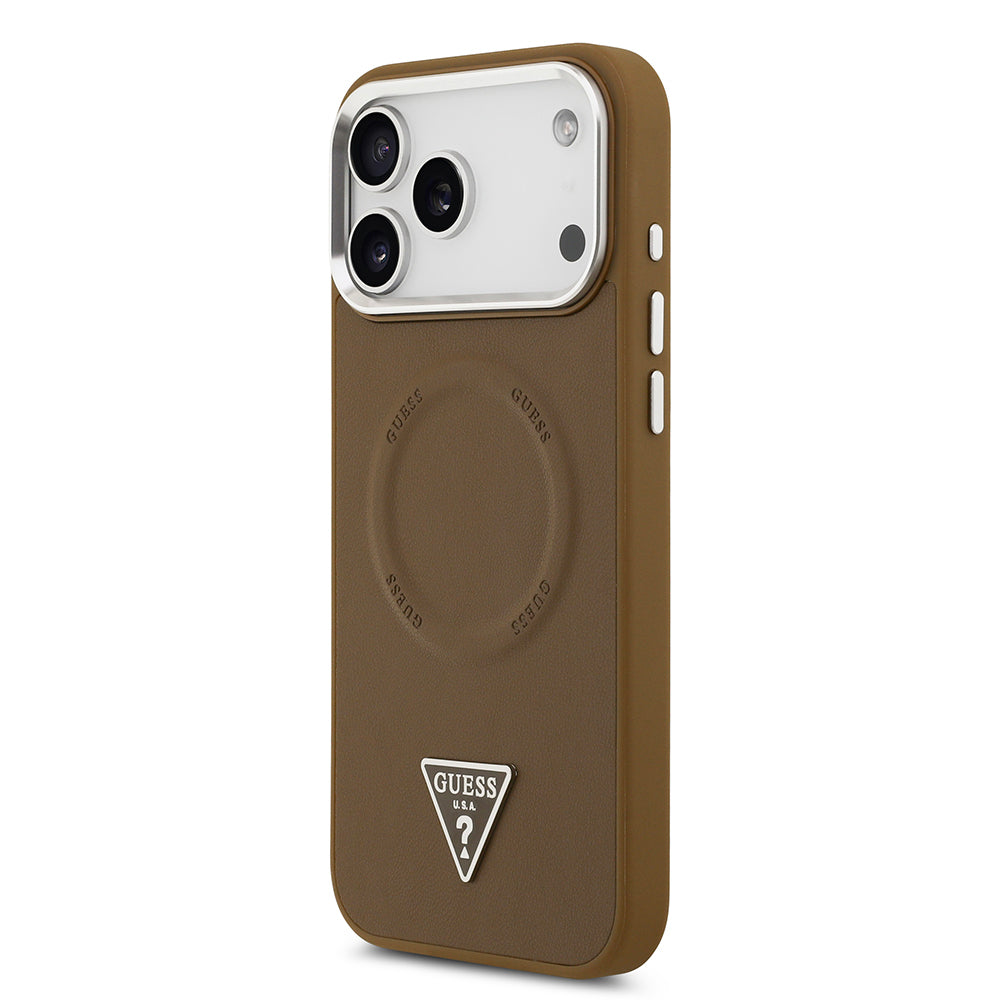 Apple iPhone 17 Pro Max Kılıf Guess Orjinal Lisanslı M-safe Şarj Özellikli PU Deri Metal Kamera Çerçeveli Üçgen Logolu Kapak Kahverengi