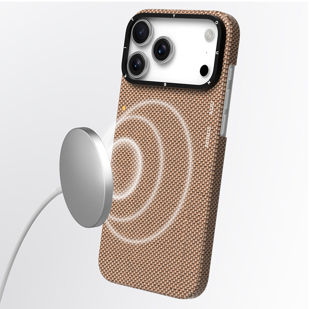 Apple iPhone 17 Pro Max Kılıf M-safe Şarj Özellikli Aramid Fiber Youngkit 1500D Kevlar Extreme Wing Titanyum-Gold Serisi Kapak Siyah