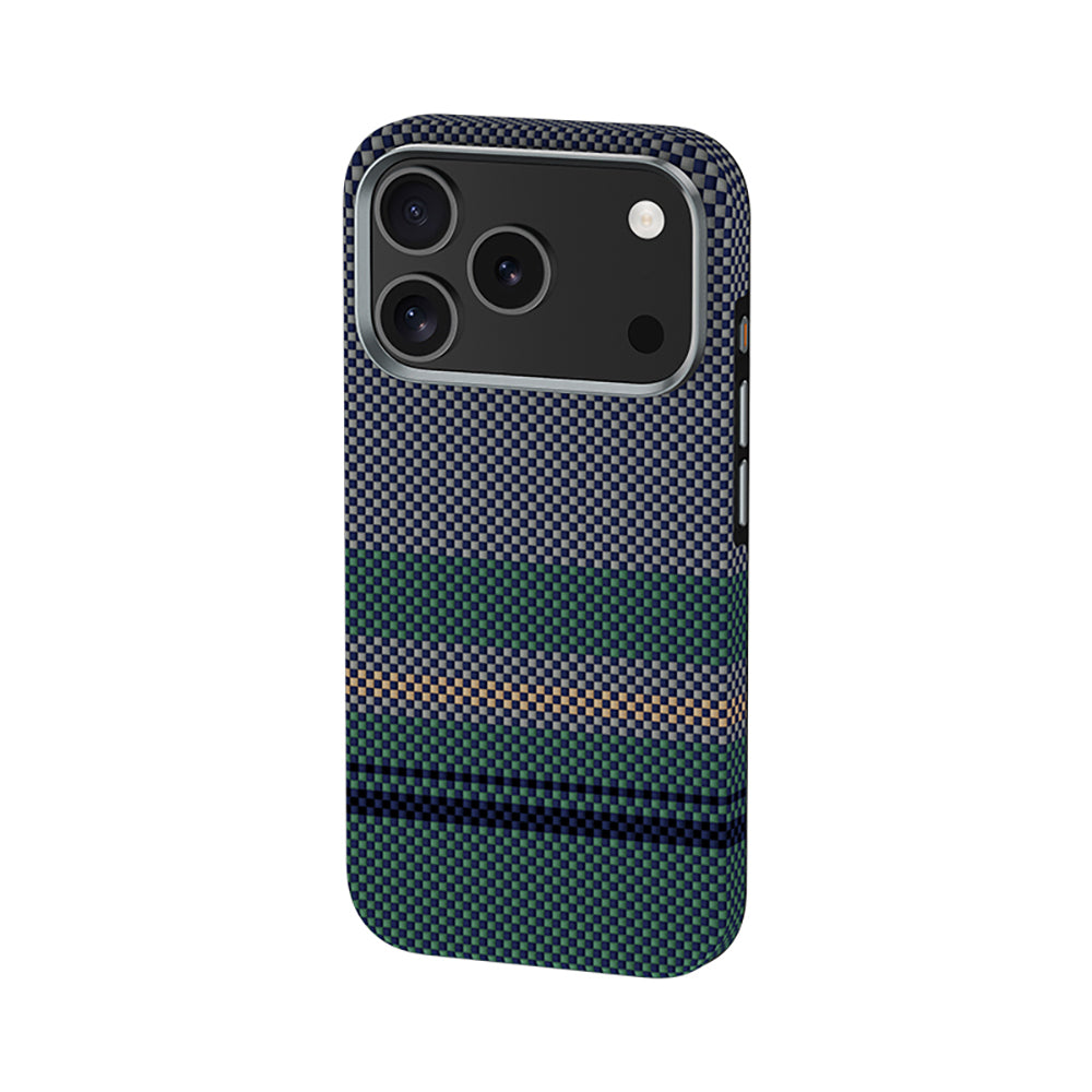 Apple iPhone 17 Pro Max Kılıf M-safe Şarj Özellikli Karbon Fiber Tasarımlı Benks Aurora ArmorPro Kevlar Kapak Yeşil