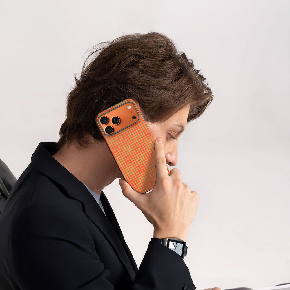 Apple iPhone 17 Pro Max Kılıf Wiwu DCC-208 M-safe Şarj Özellikli Aramid Fiber Tasarım Kevlar Kapak Turuncu