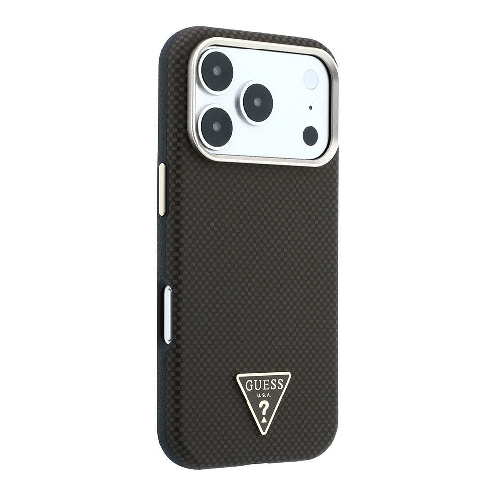 Apple iPhone 18 Pro Kılıf Guess Orjinal Lisanslı M-safe Şarj Özellikli PU Metal Üçgen Logolu Karbon Fiber Kevlar Kapak Kahverengi
