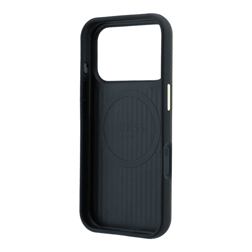 Apple iPhone 18 Pro Kılıf Guess Orjinal Lisanslı M-safe Şarj Özellikli PU Metal Üçgen Logolu Karbon Fiber Kevlar Kapak Kahverengi