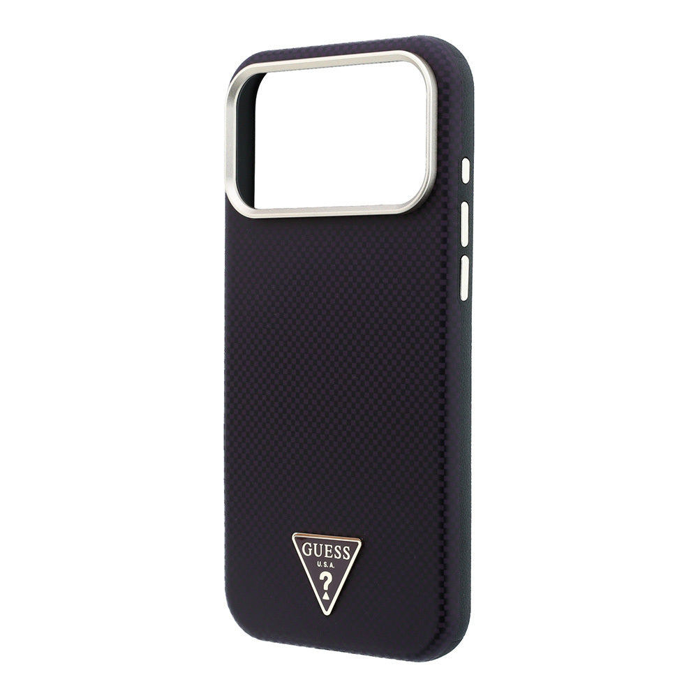 Apple iPhone 18 Pro Kılıf Guess Orjinal Lisanslı M-safe Şarj Özellikli PU Metal Üçgen Logolu Karbon Fiber Kevlar Kapak Bordo