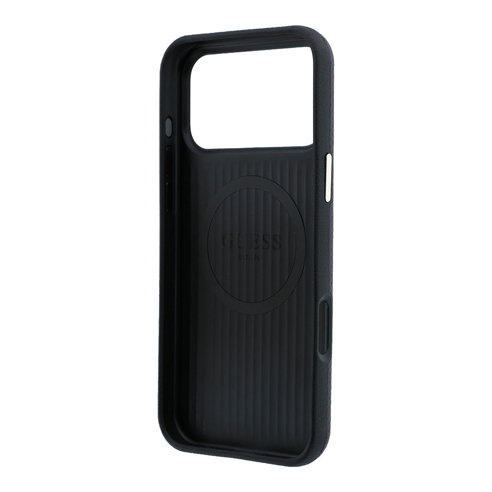 Apple iPhone 18 Pro Kılıf Guess Orjinal Lisanslı M-safe Şarj Özellikli PU Metal Üçgen Logolu Karbon Fiber Kevlar Kapak Bordo