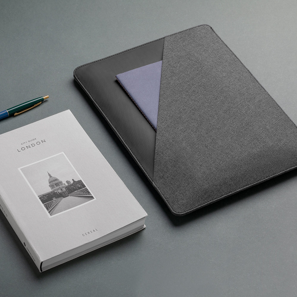 Native Uninon Stow Slim Serisi Su Geçirmez 11 inç Tablet Çantası Siyah