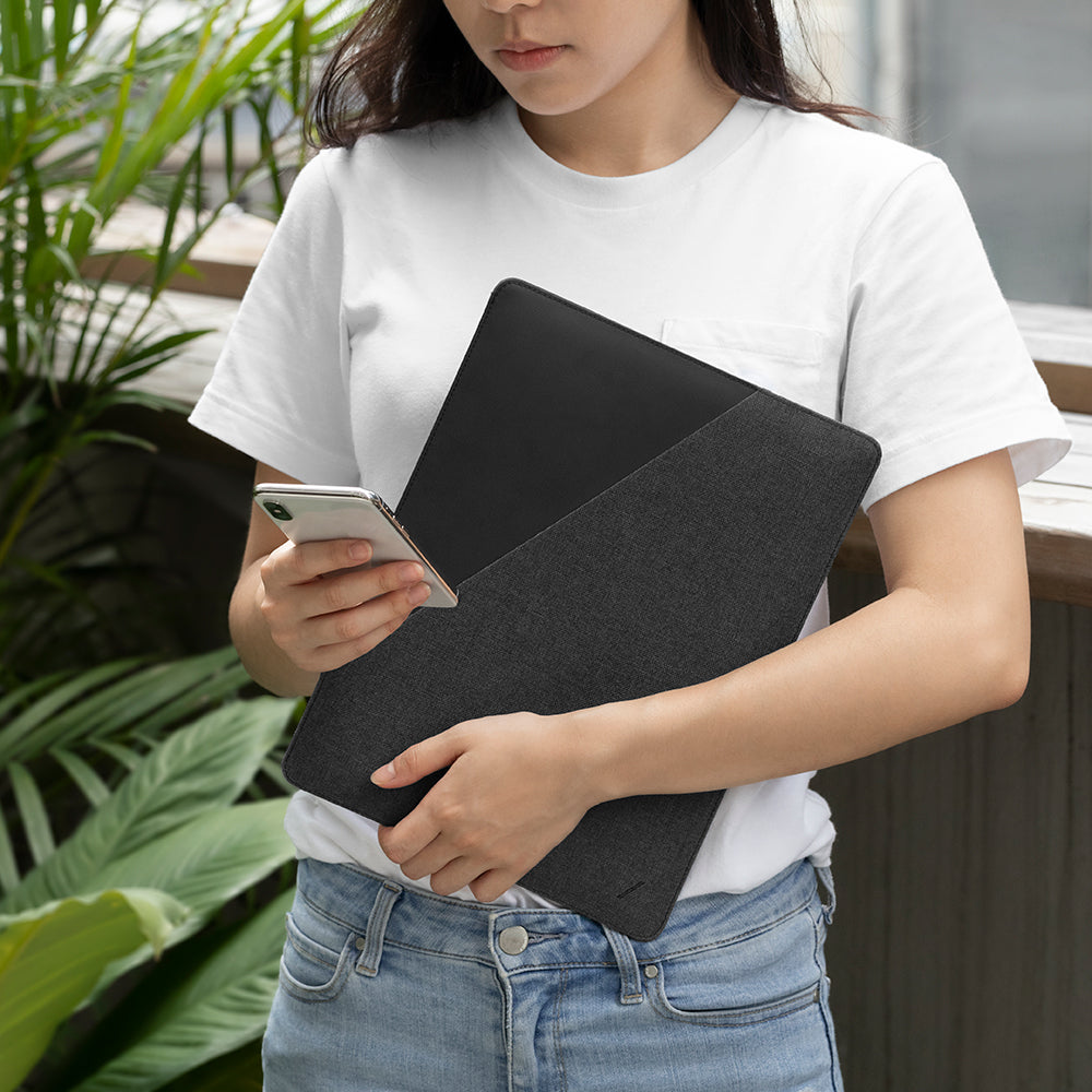 Native Uninon Stow Slim Serisi Su Geçirmez 11 inç Tablet Çantası Siyah