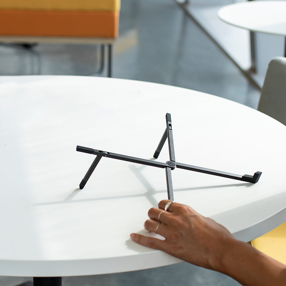 Native Union Ultra İnce Katlanabilen Alüminyum Dizüstü Laptop Standı Siyah