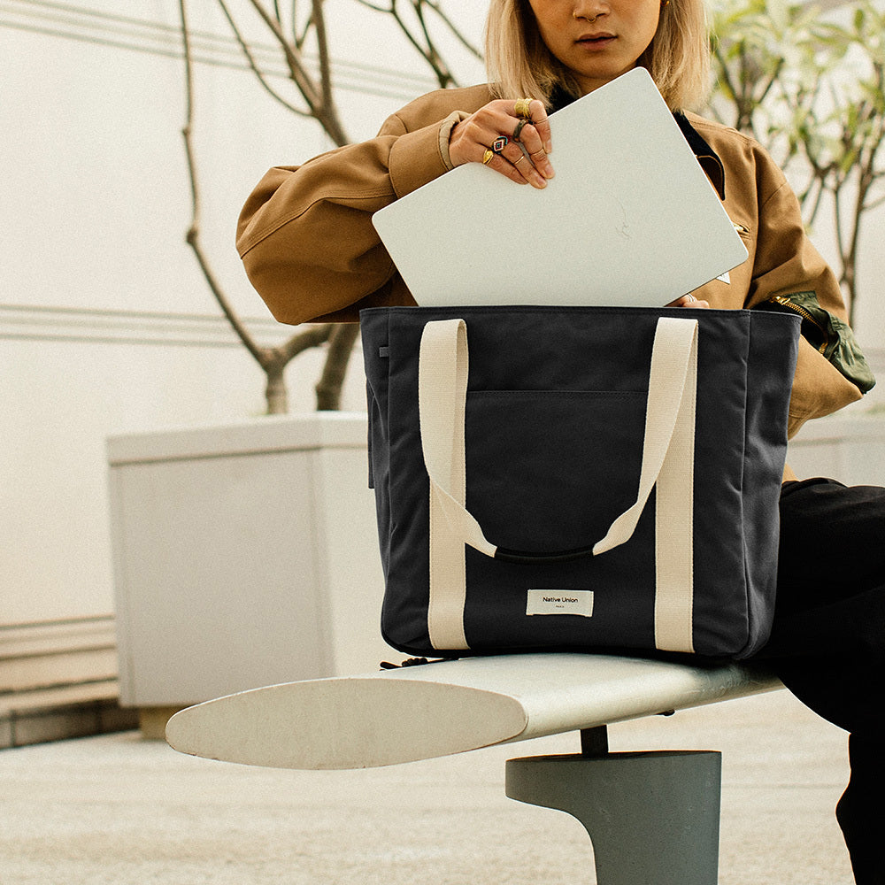 Native Union W.F.A Tote Bag Pro Su Geçirmez Cordura Kumaş YKK Fermuarlı 16L Taşıma Çantası Siyah
