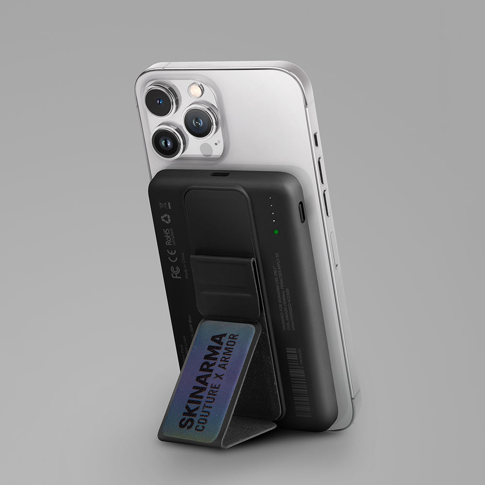 SkinArma Kira Kobai Holografik Tasarımlı Standlı Wireless ve PD Hızlı Şarj Özellikli Powerbank 15W 5000mAh Siyah