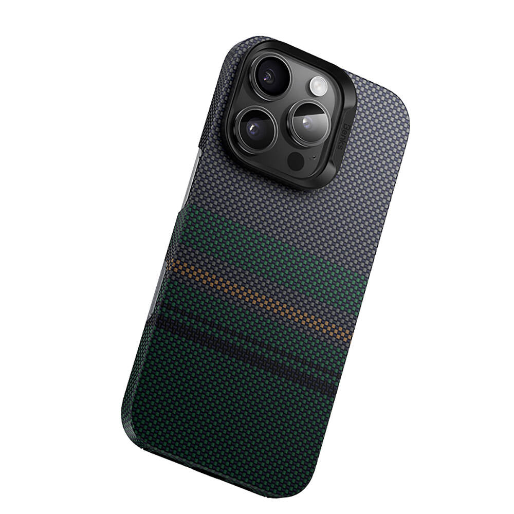 BENKS iPhone 16 Pro  Magsafe Şarj Özellikli Karbon Fiber Tasarımlı Aurora ArmorAir Kevlar Kılıf