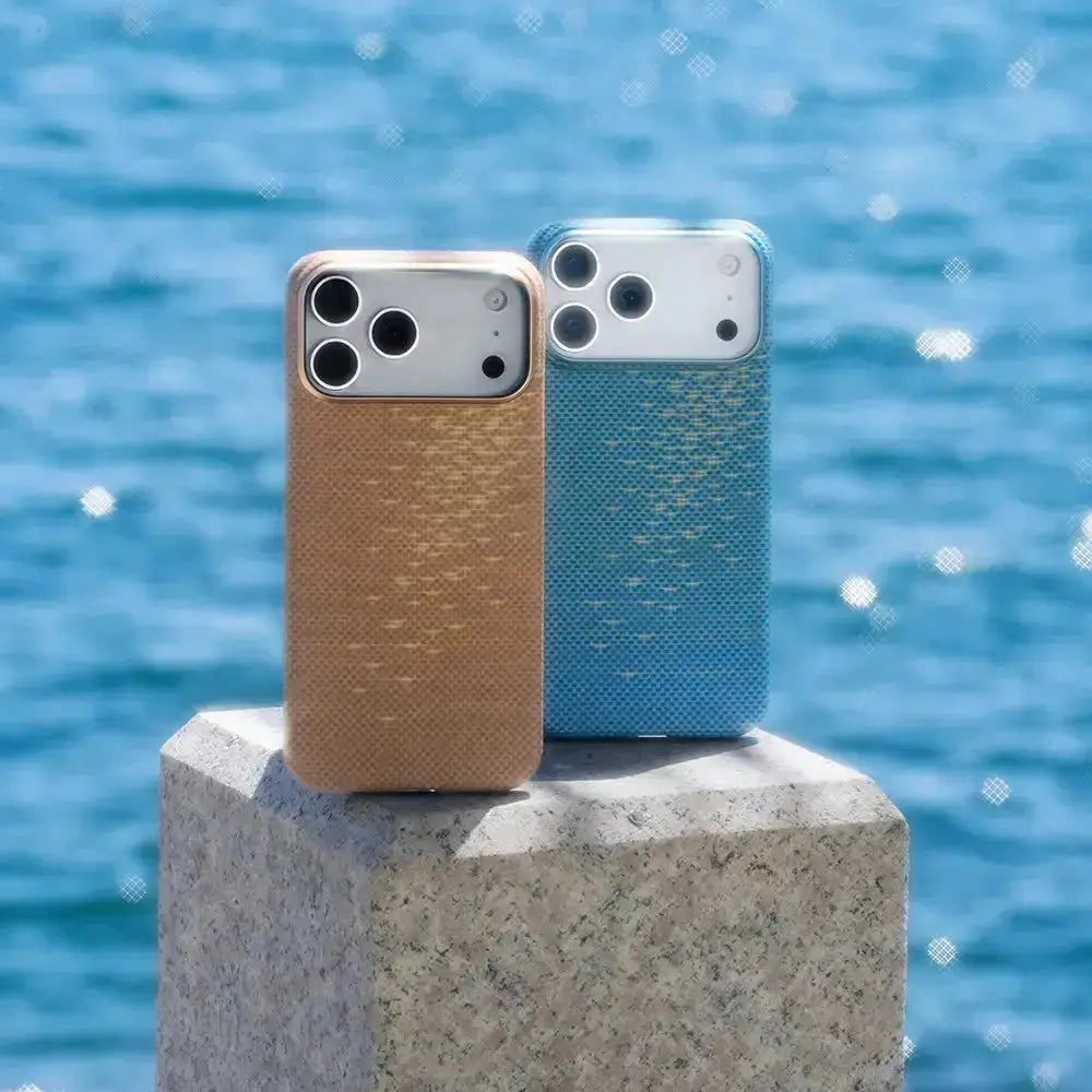 Apple iPhone 17 Pro Max Kılıf M-safe Şarj Özellikli Aramid Fiber Pitaka Glints of Gold Ultra Slim Serisi Gold Kapak