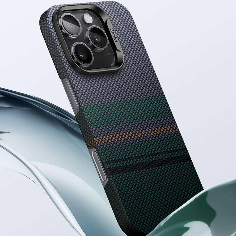 BENKS iPhone 16 Pro  Magsafe Şarj Özellikli Karbon Fiber Tasarımlı Aurora ArmorAir Kevlar Kılıf