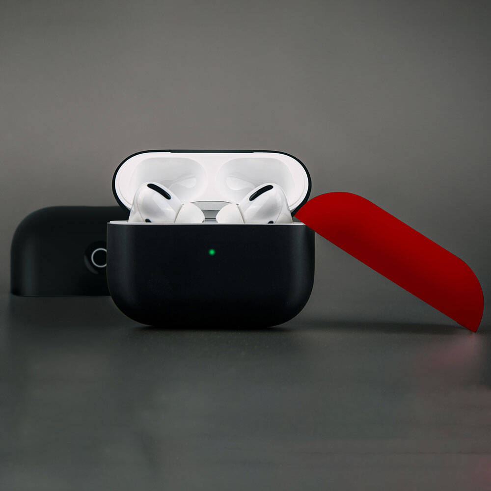 Airpods Pro Kılıf Boyun Askılı Parlayan Düğmeli Lisanslı Switcheasy Colors Silikon Kılıf Beyaz