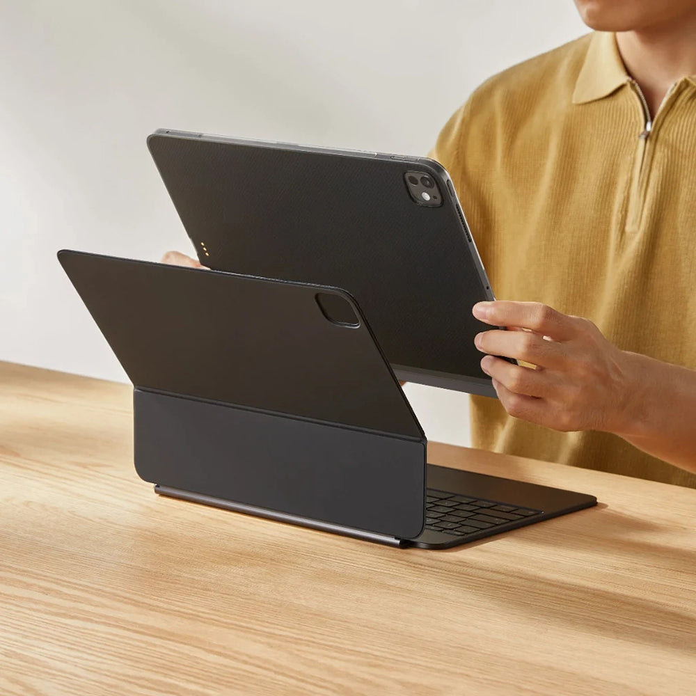 Apple iPad Pro 11 2025 M5 Kılıf Aramid Fiber Pitaka Ultra-Slim Classic Serisi Tablet Kapak Siyah