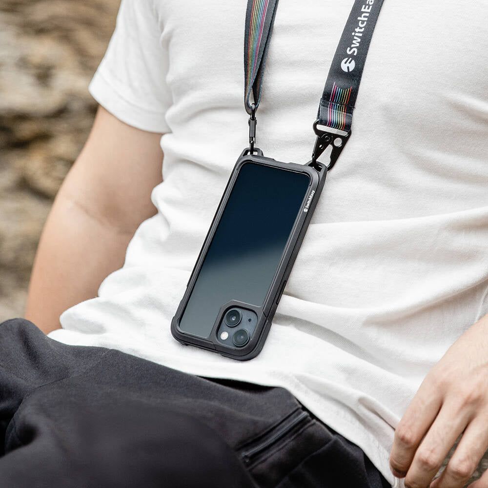 iPhone 13 Kılıf Boyun Askılı Kompozit Tasarımlı Şok Önleyicili Lisanslı Switcheasy Odyssey Kılıf Siyah