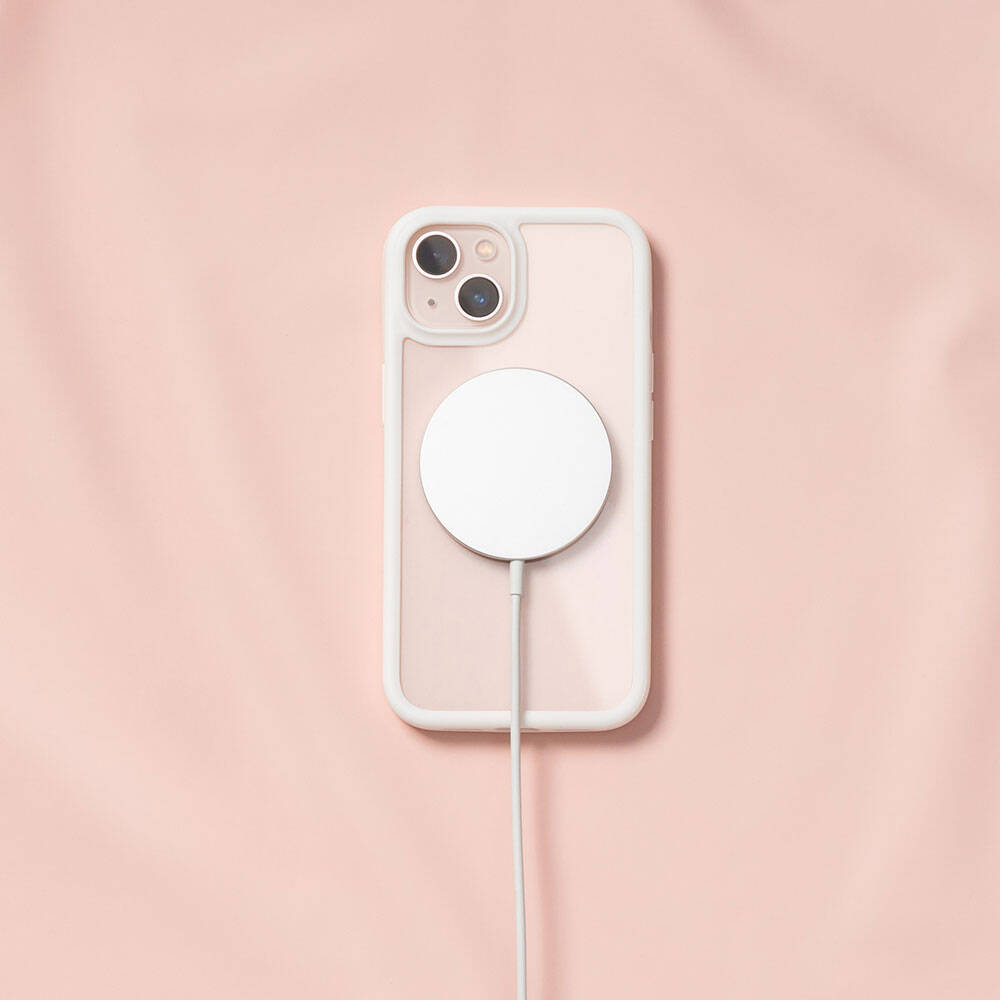 iPhone 13 Kılıf Ultra İnce Şok Önleyicili Lisanslı Switcheasy Aero Plus Kılıf Beyaz