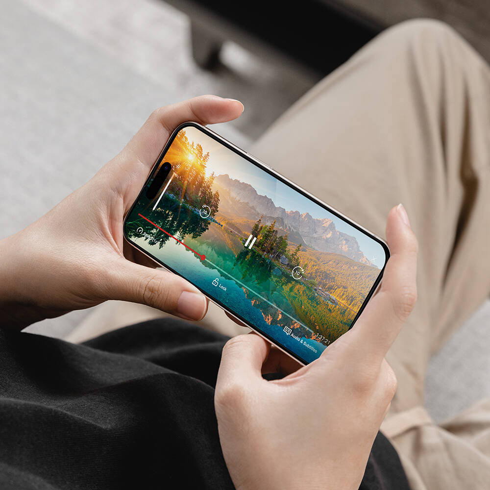 iPhone 15 Premium Temperli Ultra HD Lisanslı Switcheasy Glass 9H Cam Ekran Koruyucu Renksiz