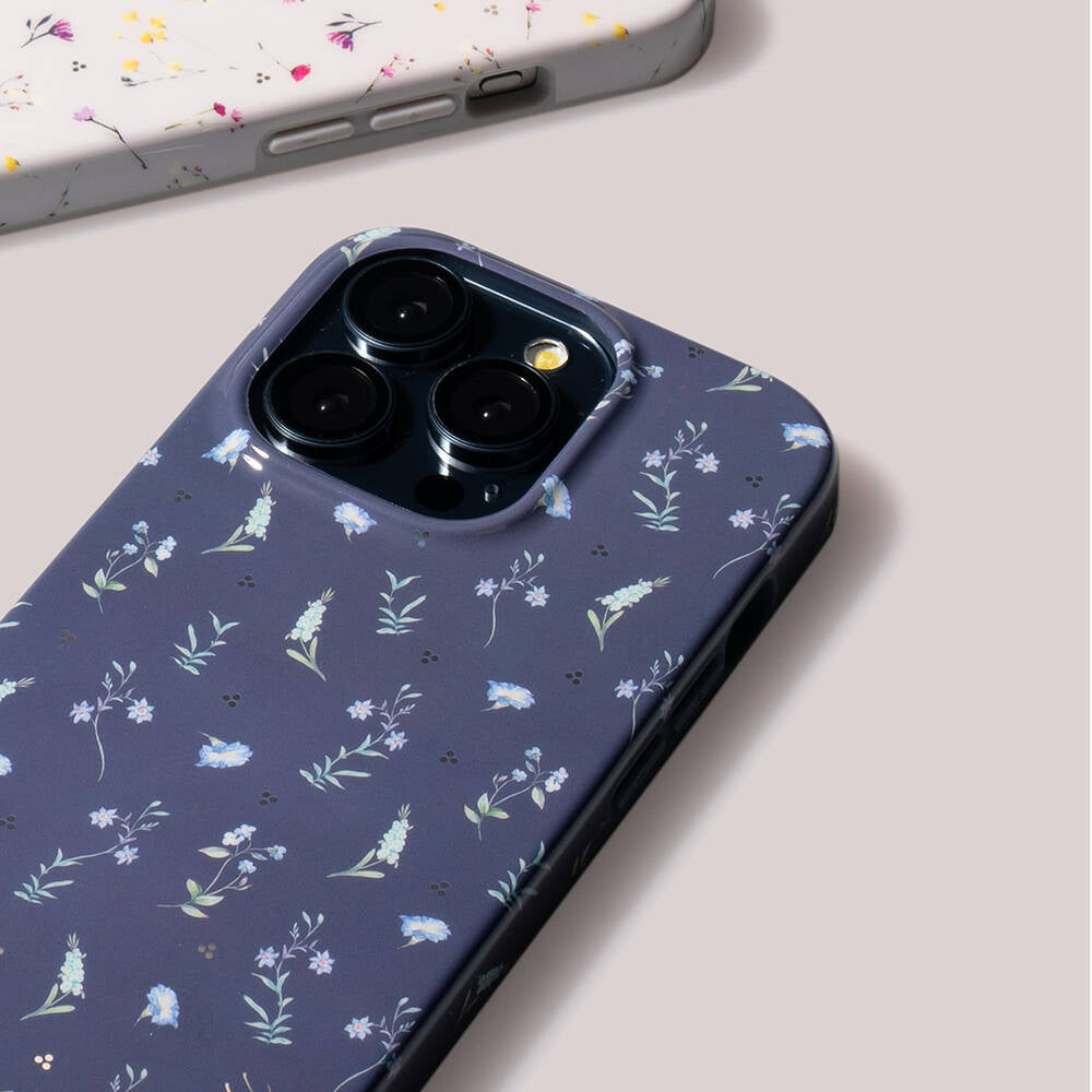 iPhone 15 Pro Max Kılıf Mini Çayır Çiçekleri Desenli Coehl Prairie Kılıf Lacivert