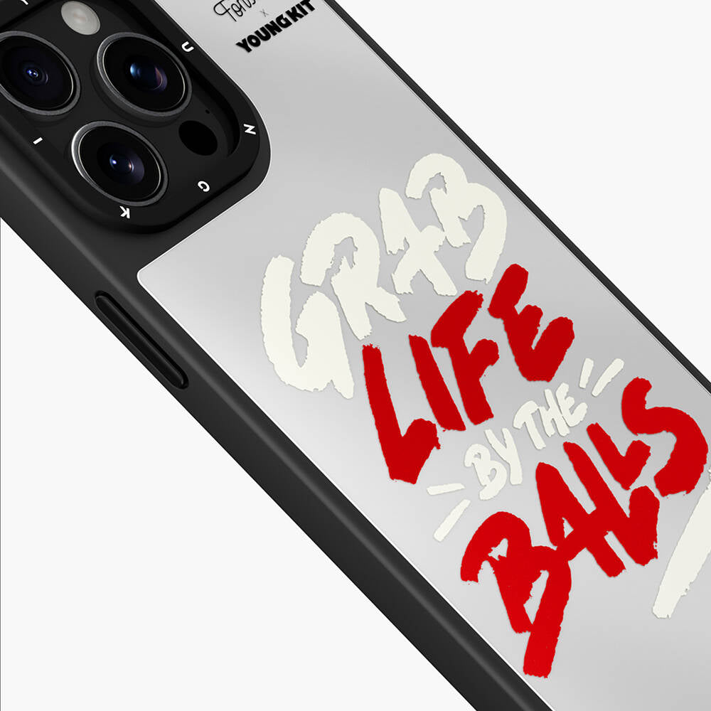 iPhone 15 Pro Max Kılıf Tobias Fonseca Tasarımlı Youngkit Mirror Kılıf Pembe