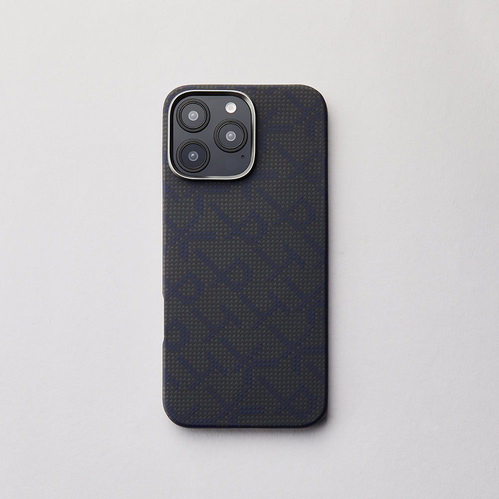 iPhone 16 Pro Kılıf MagSafe Şarj Özellikli Aramid Fiber Pitaka Tactile Woven Monogram Serisi Kılıf Siyah