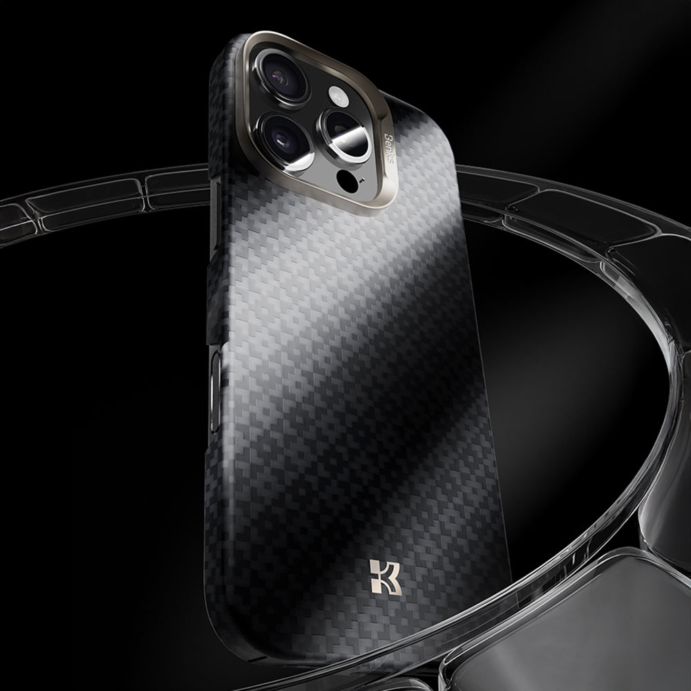 Apple iPhone 16 Pro Max Kılıf M-Safe Şarj Özellikli Benks ArmorAir ArmorGrid Serisi Kevlar Kapak Siyah