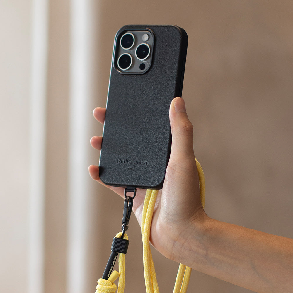Apple iPhone 16 Pro Max Kılıf M-safe Şarj Özellikli Deri Görünümlü Native Union 2024 Active Serisi Kapak Yeşil