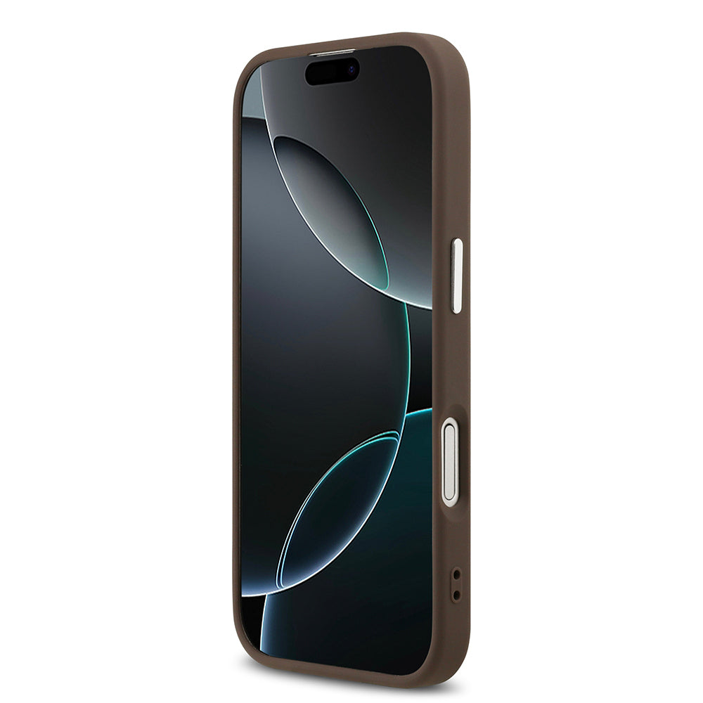 Apple iPhone 17 Kılıf Guess Orjinal Lisanslı M-safe Şarj Özellikli Gümüş Metal Kamera Çerçeveli Üçgen Logo 4G Desenli Kapak Kahverengi